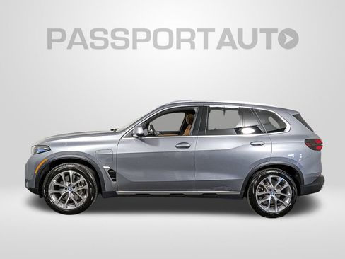 Used 2025 BMW X5 xDrive50e w/ Premium Package image 2