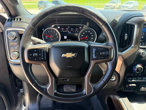 Used 2020 Chevrolet Silverado 1500 High Country w/ Technology Package AWD/4WD image 19