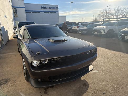 Used 2019 Dodge Challenger R/T w/ Plus Package image 5