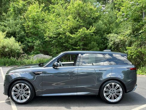 Used 2025 Land Rover Range Rover Sport Dynamic SE AWD/4WD image 2