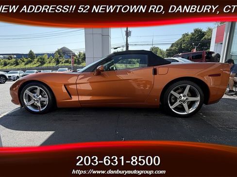 Used 2007 Chevrolet Corvette Convertible w/ Preferred Equipment Group RWD image 2