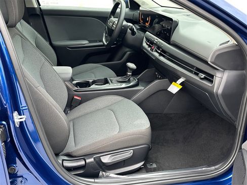 New 2025 Kia K4 LXS image 11