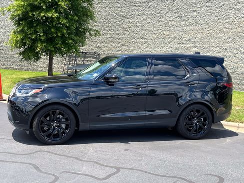 Used 2024 Land Rover Discovery S AWD/4WD image 4