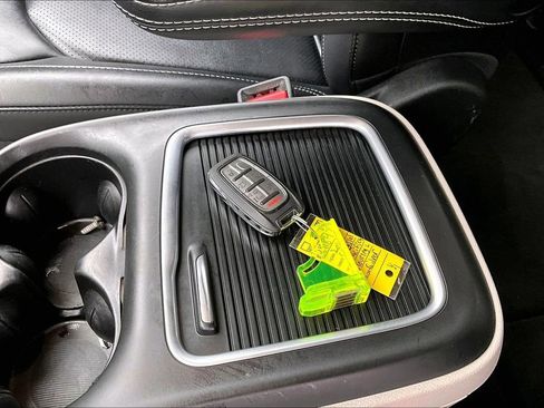 Used 2024 Chrysler Pacifica Touring-L image 33