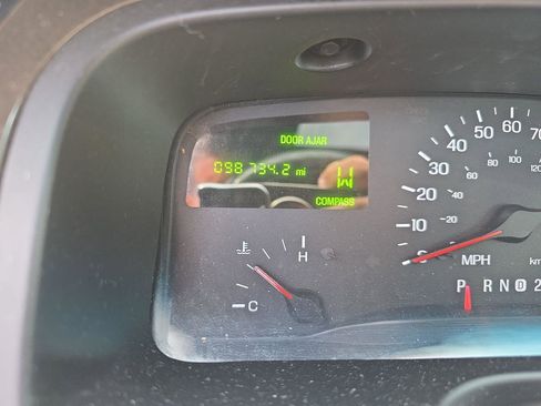 Used 1999 Lincoln Town Car Signature image 11