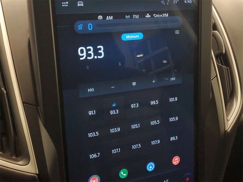 Used 2023 Ford Edge SEL image 18