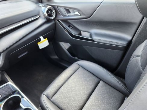 Used 2026 Chevrolet Equinox LT w/ Convenience Package II image 13