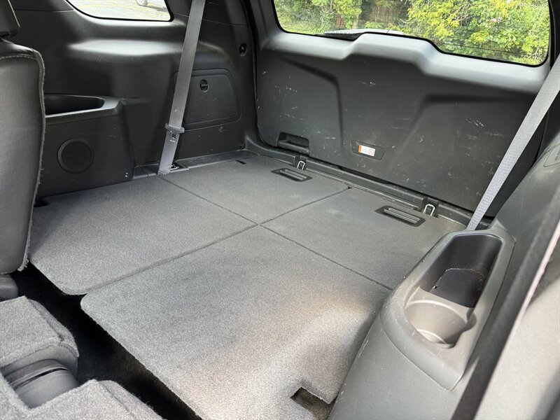 Used 2014 Ford Explorer XLT w/ Equipment Group 202A AWD/4WD image 12