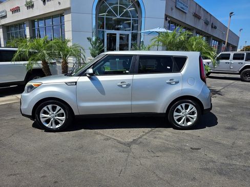 Used 2015 Kia Soul + FWD image 4