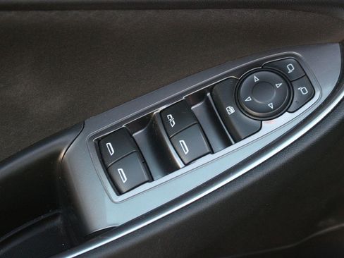 Used 2017 Chevrolet Malibu LT FWD image 13