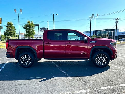 Used 2024 GMC Sierra 1500 AT4 w/ Technology Package AWD/4WD image 9
