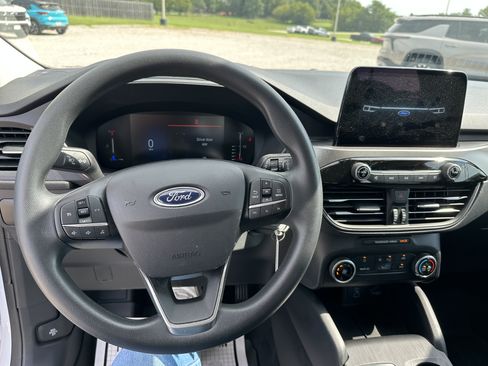Used 2023 Ford Escape AWD image 16