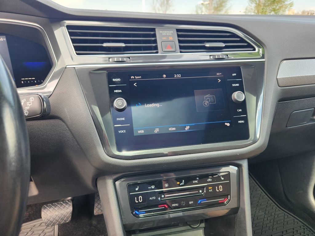 Used 2022 Volkswagen Tiguan SE AWD/4WD image 24