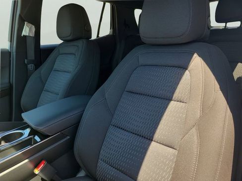 New 2026 Chevrolet Equinox LT w/ Safety and Technology Package FWD image 18