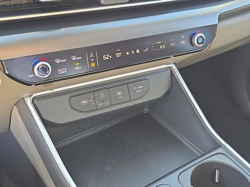 New 2026 Kia Carnival LXS image 25