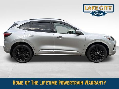 Used 2023 Ford Escape ST-Line Elite AWD/4WD image 7