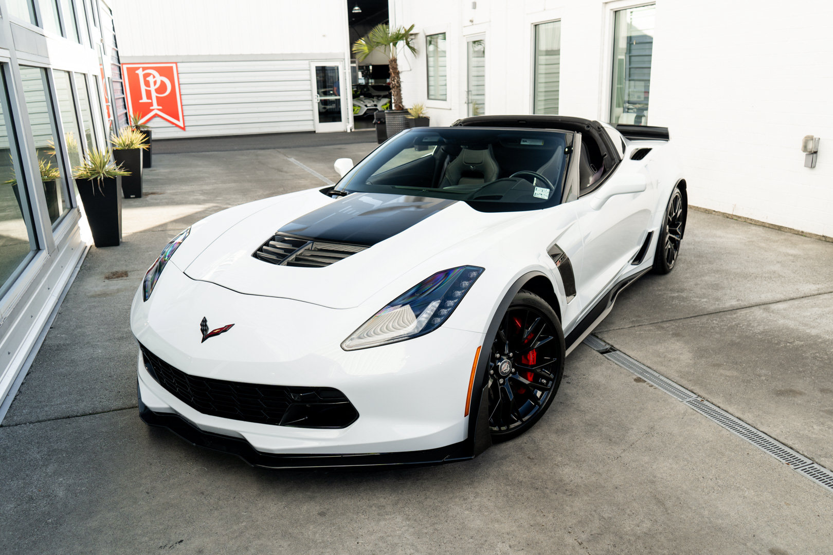 Used 2017 Chevrolet Corvette Z06 RWD image 3