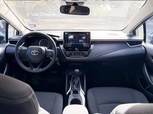 Used 2021 Toyota Corolla LE image 13
