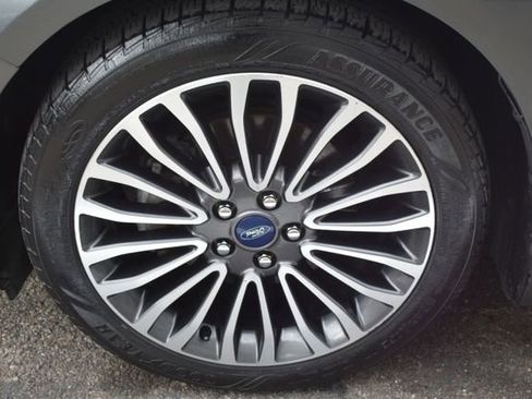 Used 2017 Ford Fusion SE image 44