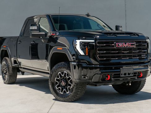 Used 2026 GMC Sierra 2500 AT4X AWD/4WD image 5