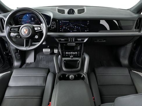 Certified 2025 Porsche Cayenne S image 19