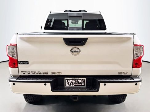 Used 2017 Nissan Titan SV RWD image 5