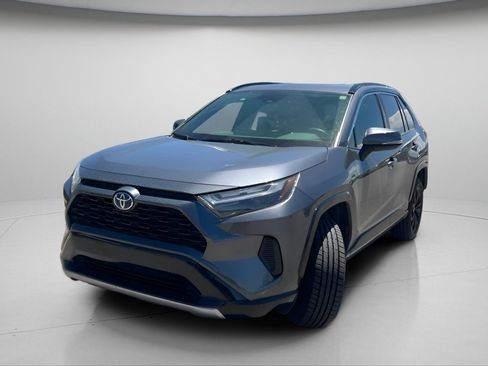 Used 2023 Toyota RAV4 SE w/ Convenience Package AWD/4WD image 13