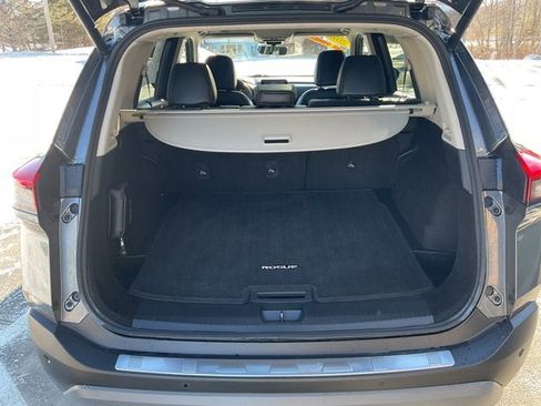 Used 2023 Nissan Rogue SV w/ SV Premium Package image 36