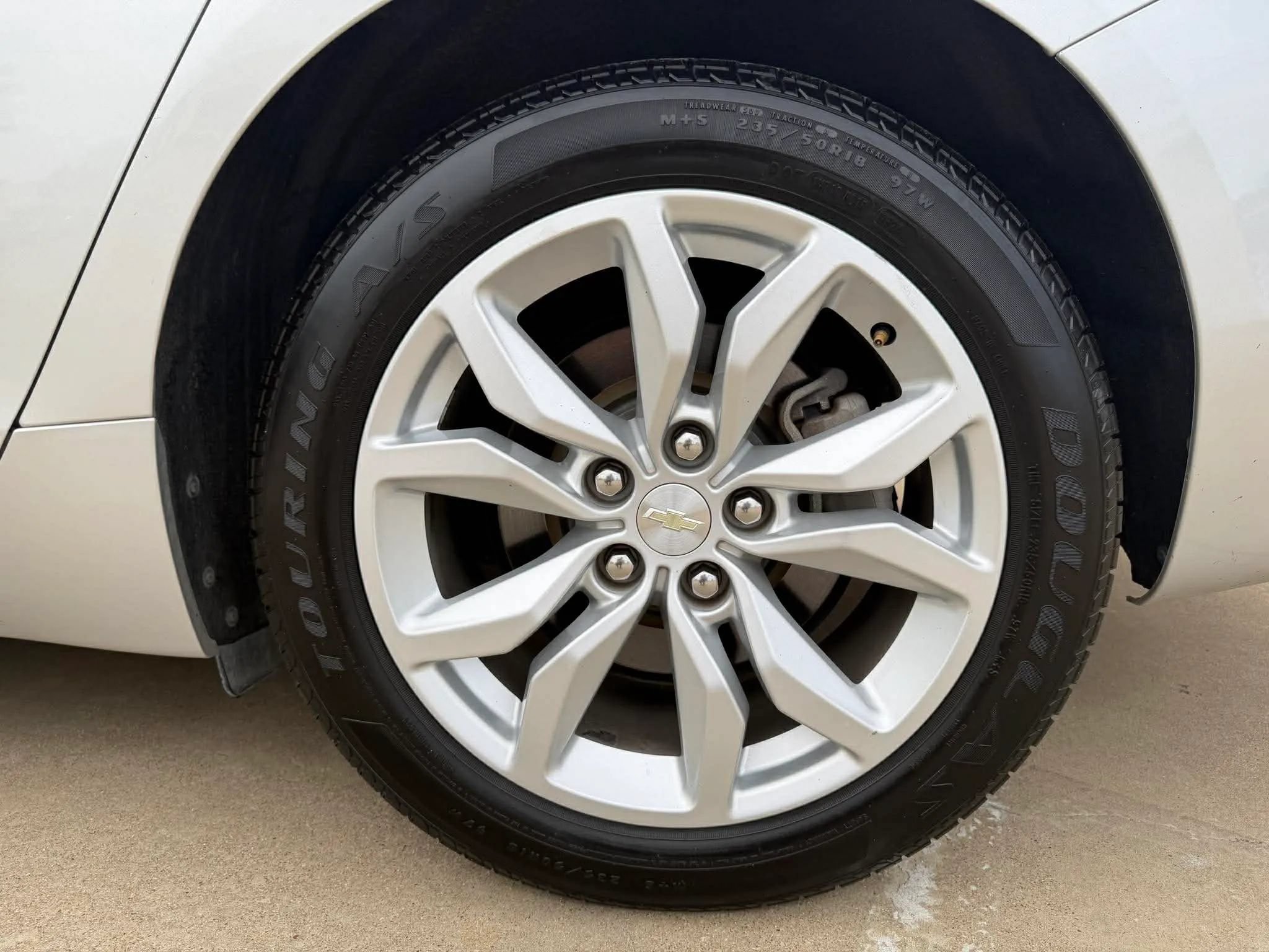Used 2019 Chevrolet Impala LT FWD image 28
