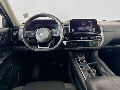 Used 2024 Nissan Pathfinder SV image 26