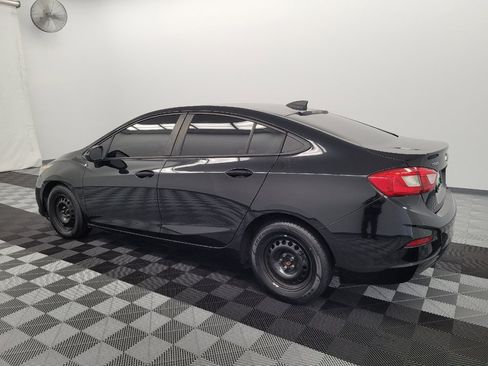 Used 2018 Chevrolet Cruze LS FWD image 3