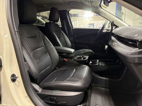 Used 2025 Ford Mustang Mach-E Premium image 28