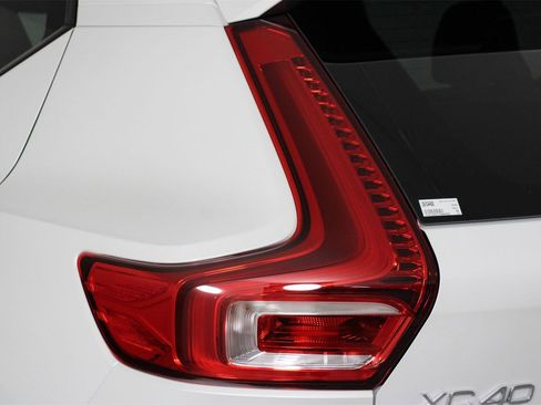 Used 2026 Volvo XC40 B5 Plus w/ Protection Package Premier image 18