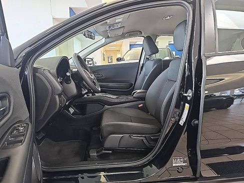 Used 2021 Honda HR-V LX image 13