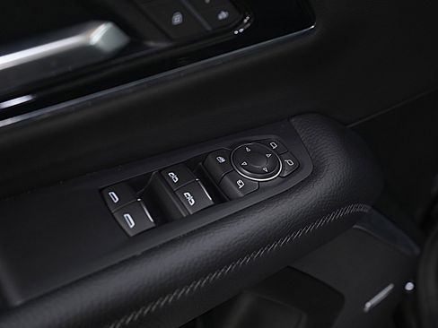 Used 2025 GMC Yukon Denali w/ Sun & Power Step Package image 23