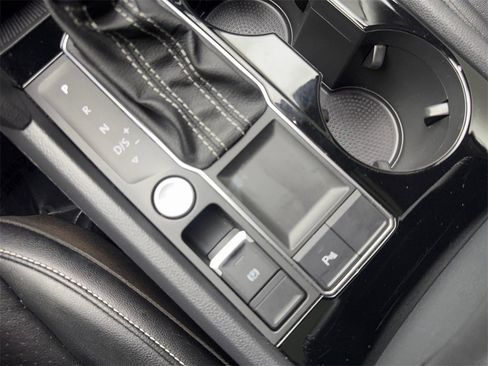 Used 2022 Volkswagen Atlas SE image 71