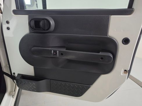 Used 2009 Jeep Wrangler Rubicon w/ PWR Convenience Group image 18