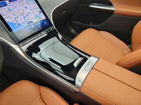 Certified 2025 Mercedes-Benz GLC 350e 4MATIC image 11