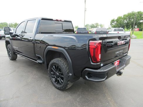 Used 2023 GMC Sierra 2500 Denali w/ Denali Black Diamond Edition AWD/4WD image 9
