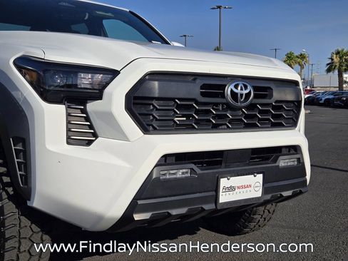 Used 2024 Toyota Tacoma TRD Off-Road AWD/4WD image 8