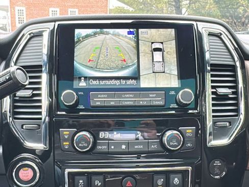 Certified 2024 Nissan Titan Platinum Reserve w/ Moonroof Package image 22