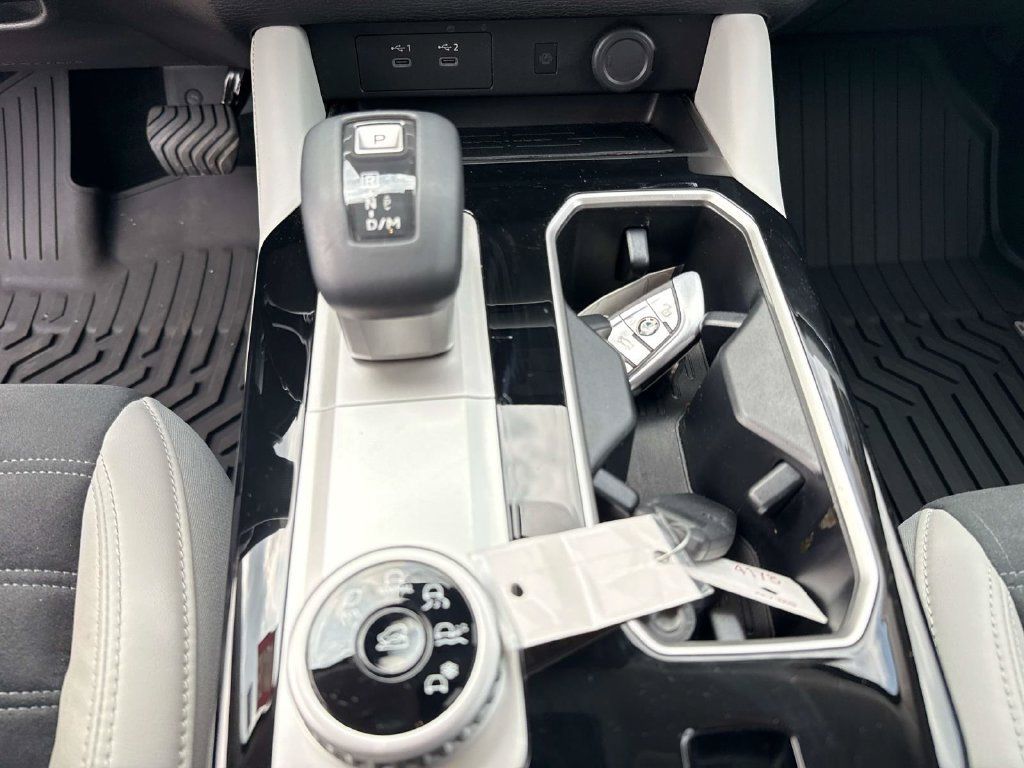 Used 2026 Mitsubishi Outlander SE FWD image 32