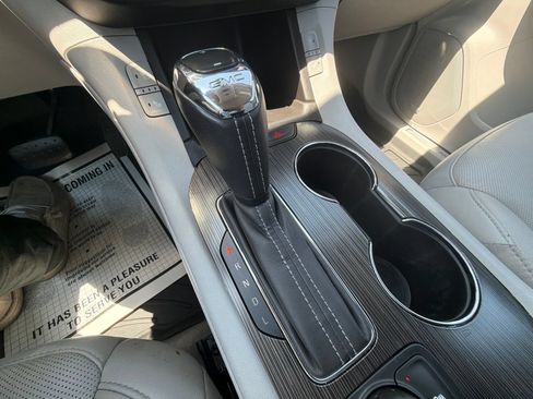 Used 2019 GMC Acadia SLT AWD/4WD image 29