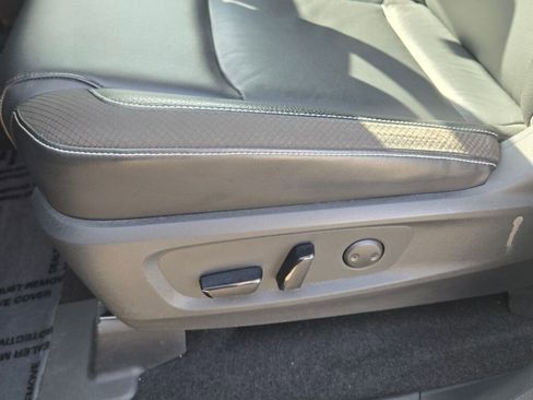 Used 2022 Nissan Pathfinder SL image 22