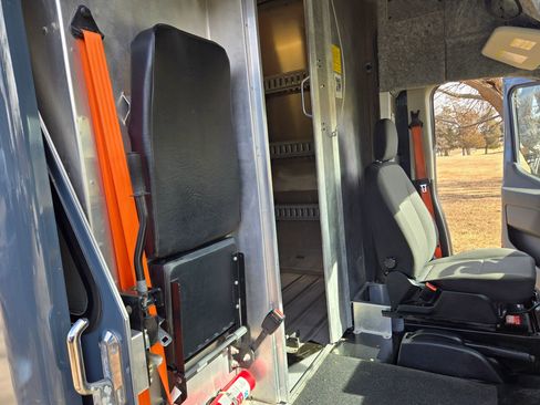 Used 2022 Ford Transit 350 DRW image 54