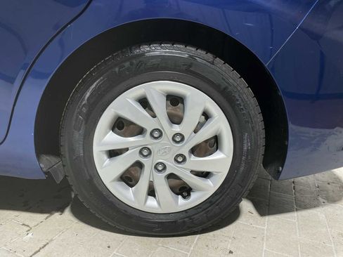Used 2017 Hyundai Elantra SE FWD image 8