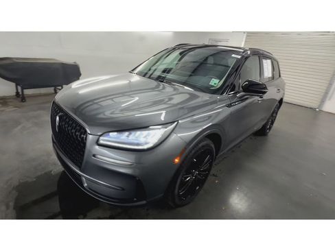 Used 2025 Lincoln Corsair FWD w/ Equipment Group 101A image 4