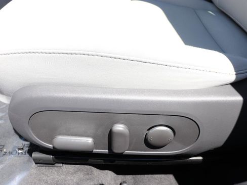 Used 2025 Hyundai Kona SEL AWD/4WD image 45