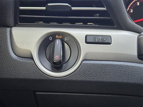 Used 2021 Volkswagen Passat 2.0T SE image 24