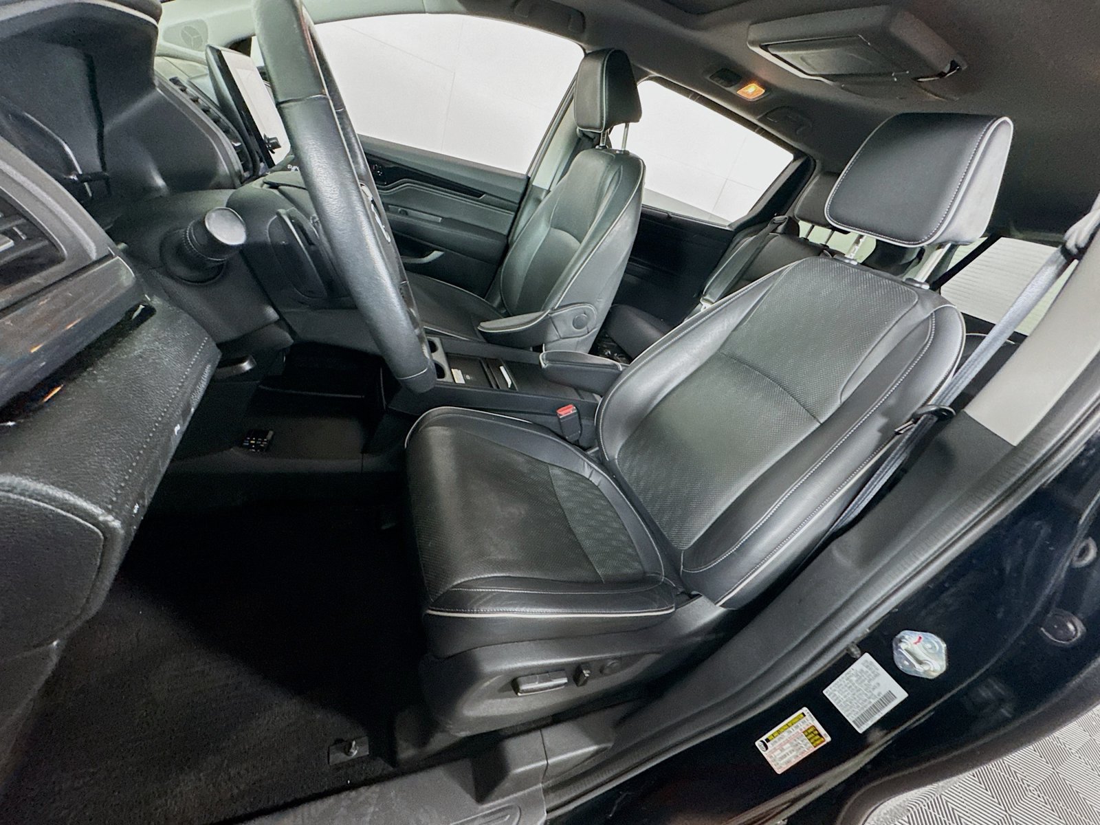 Used 2023 Honda Odyssey Elite image 12